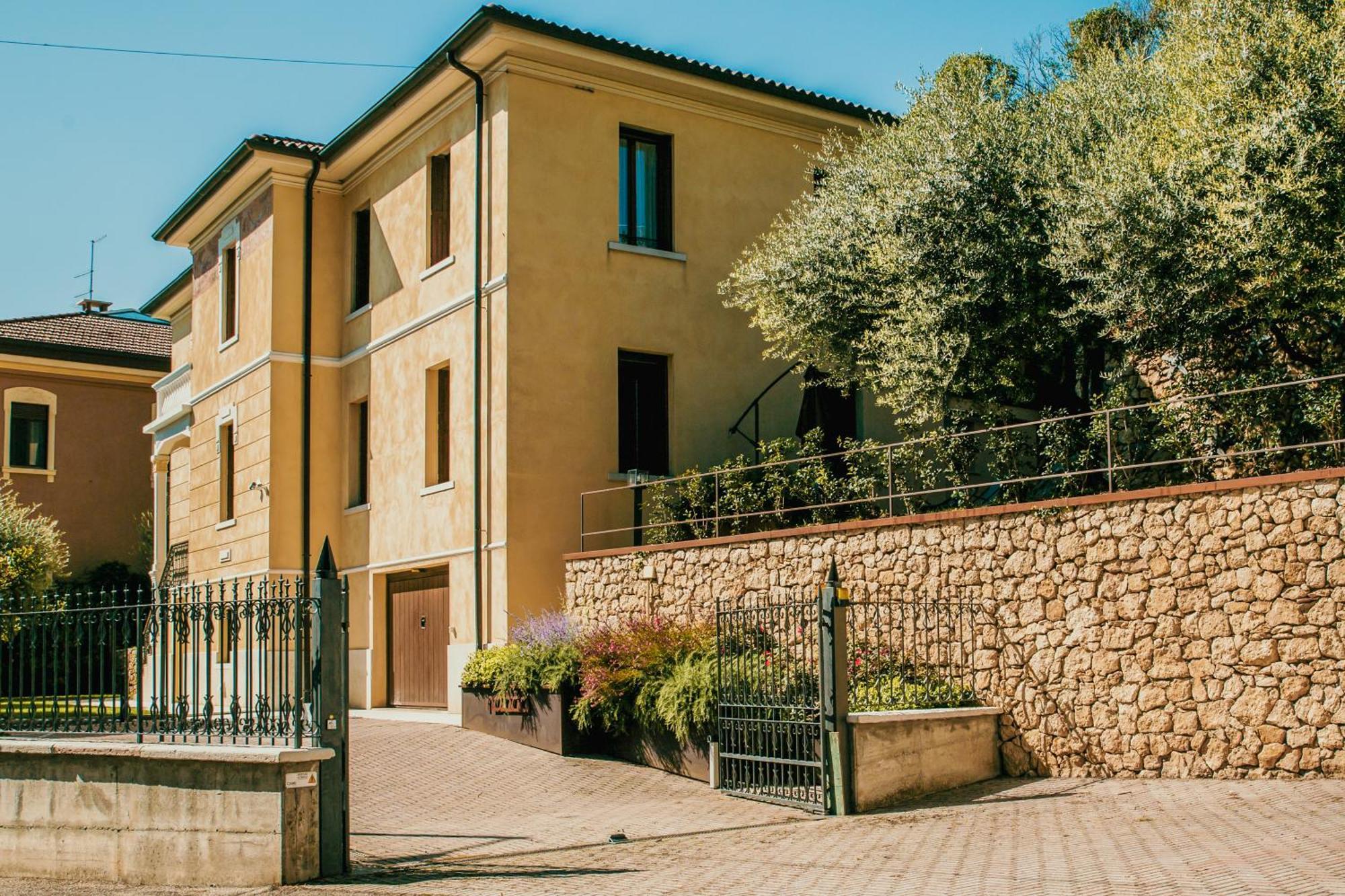 Naboo Verona Luxury Suites מראה חיצוני תמונה